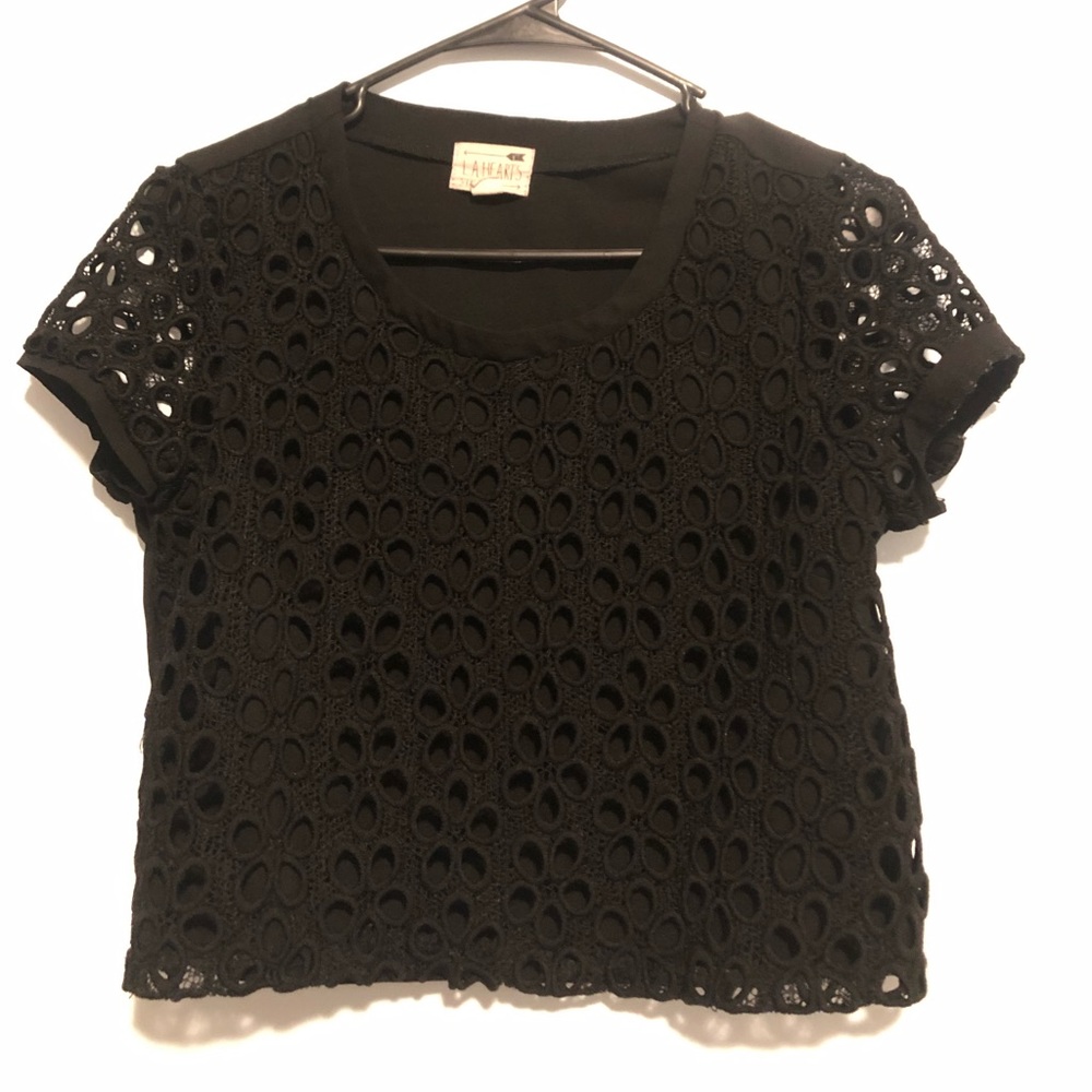 Laced flower top 🌼